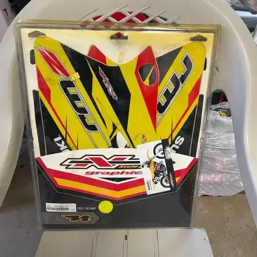 04-05 Suzuki Rmz250 Graphics And Seat Cover Nstyle