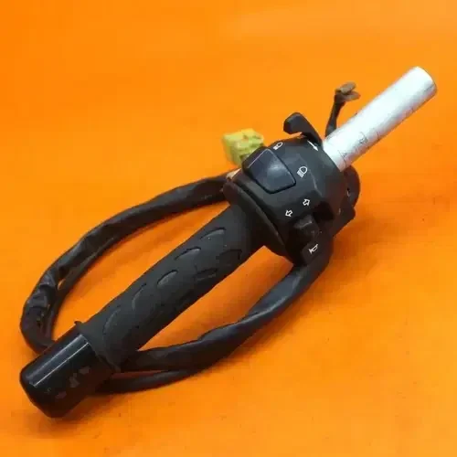04-07 SUZUKI GSXR1300R BUSA LEFT CLIP ON HANDLEBAR W SWITCHES 37400-24F10