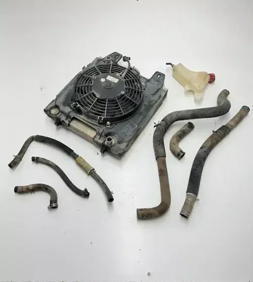 04 2004 Polaris Scrambler 500 4×4 OEM GOOD! Radiator Rad Fan Assembly Tubes Tank