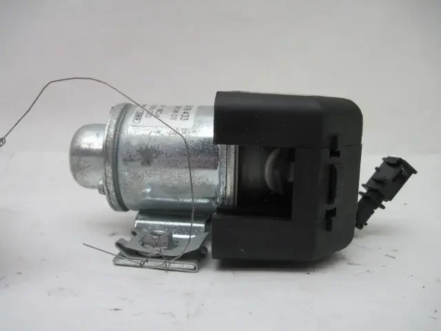 Battery discharge relay Volkswagen Phaeton 2004 04 Match Numbers – 540141