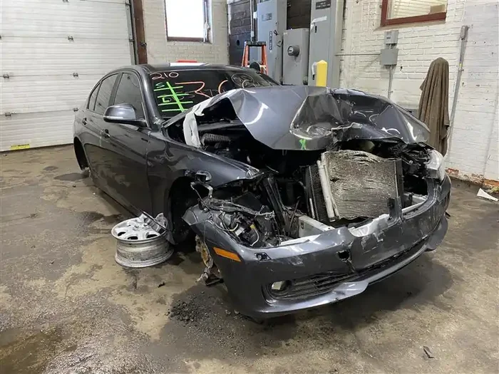 CENTER PILLAR CUT 320i 328D 328i 335i Active 3 2012-2016 Right – 1098888