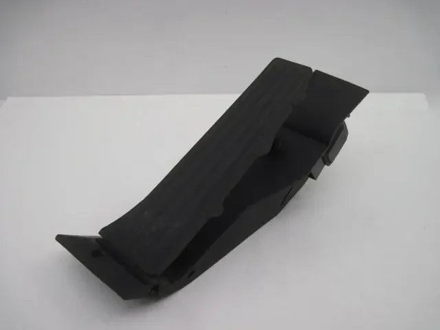 ELECTRONIC PEDAL ASSEMBLY BMW 530i 2005 05 – 781959