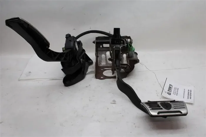 ELECTRONIC PEDAL ASSEMBLY Maserati Quattropo 2014 14 – 1094318