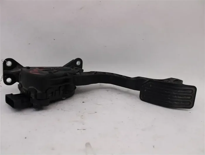 ELECTRONIC PEDAL ASSEMBLY Nissan NV2500 2012 12 – 881478