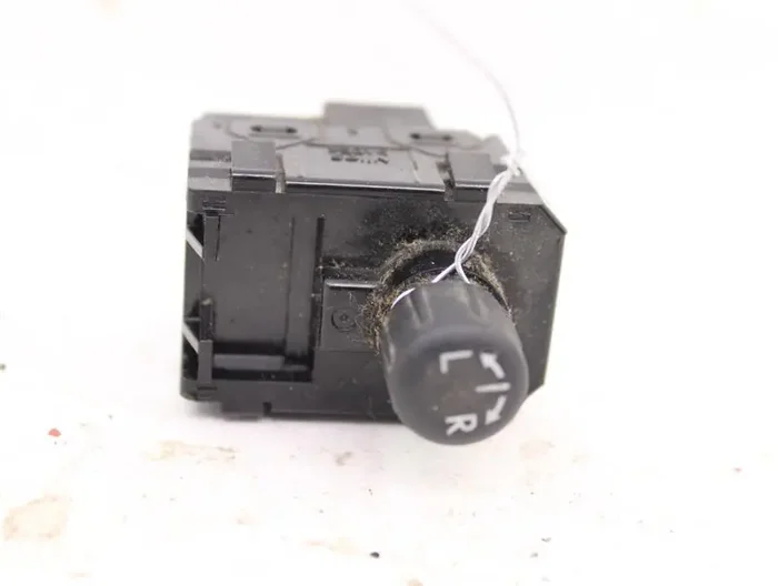 FRONT DOOR MIRROR SWITCH Forester Impreza XV Crosstek 12-14 Left – 858797