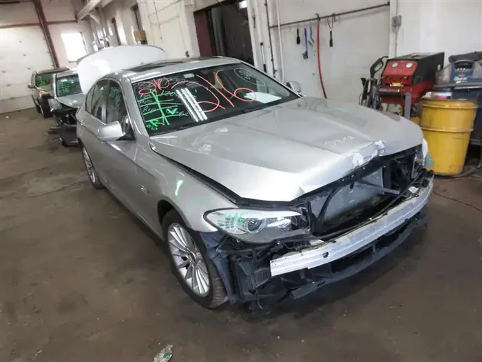 FRONT DOOR VENT GLASS 528i 535i 550i Active 5 M5 2011-2016 Right – 1083379