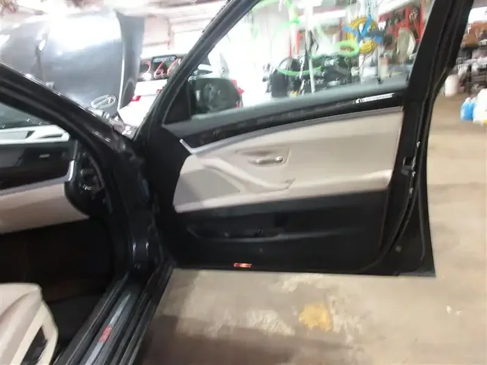 FRONT INTERIOR DOOR TRIM PANEL BMW 550i 2012 12 – 1088865