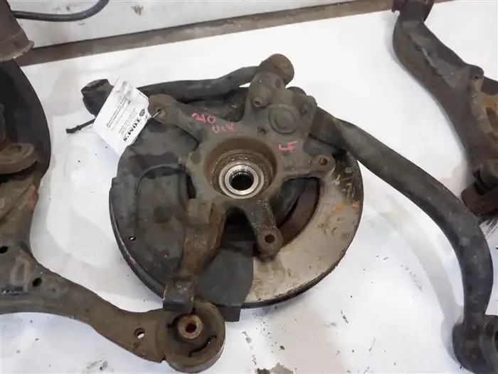 FRONT SPINDLE KNUCKLE Land Rover Range Rover 06 07 08 09 Left – 1060545