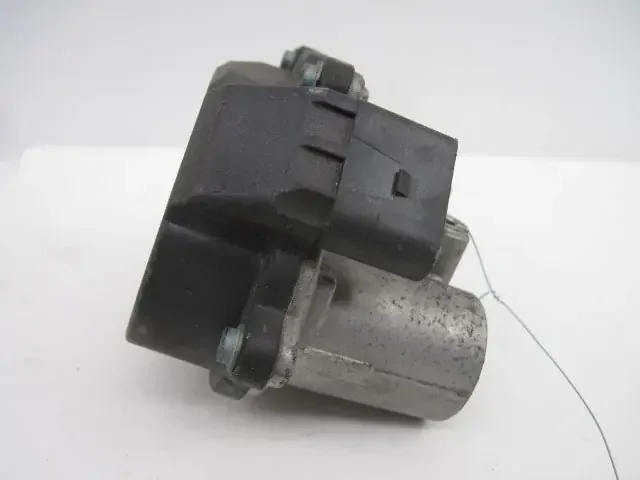 INTAKE MANIFOLD Volkswagen Jetta 2006 06 – 675490