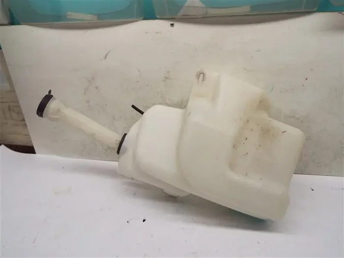 [INVENTORYCAR_YEAR_MAKE_MODEL] WINDSHIELD WASHER FLUID RESERVOIR BOTTLE – MRK230980