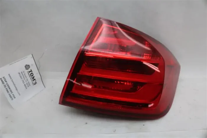 OUTER TAIL LIGHT LAMP 320i 328D 328i 335i Active 3 M3 12-15 Right – 1097629