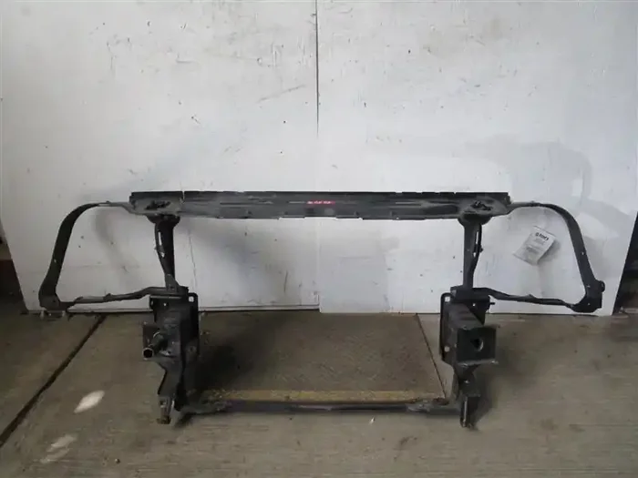 RADIATOR CORE SUPPORT R320 R350 R500 R63 06 07 08 09 10 – 967276