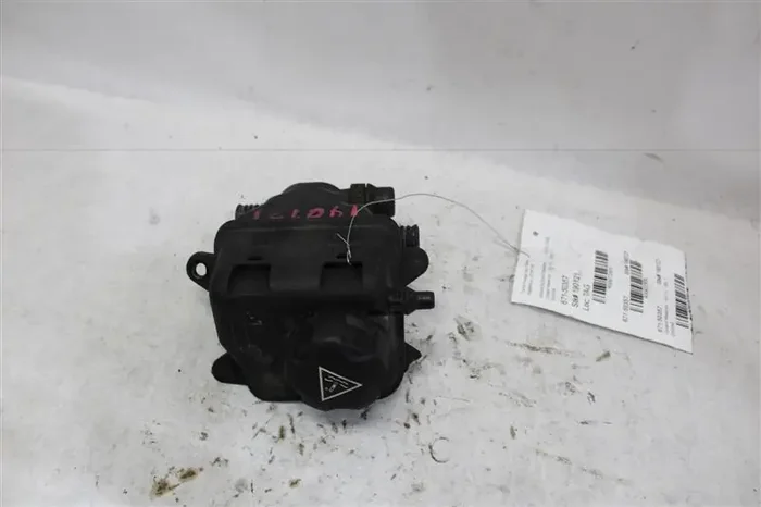 RADIATOR OVERFLOW BOTTLE 550i 550i Gt 650i 750 HYBRID 750i 750il 09-13 – 972303
