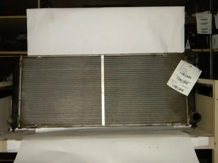 Radiator Volkswagen Passat 1990 – MRK36642