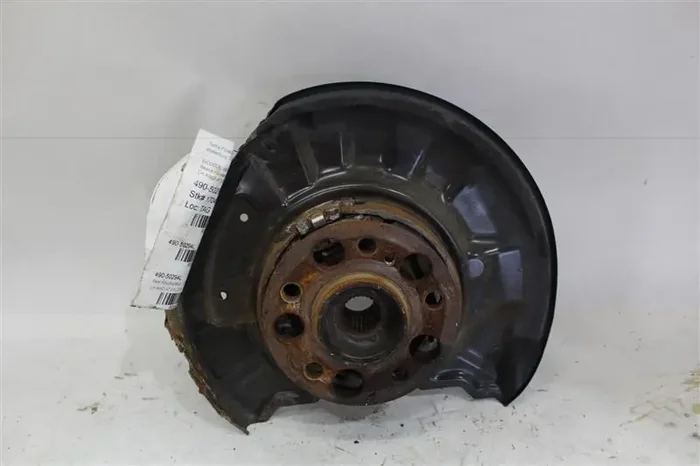 REAR HUB WITH SPINDLE E250 Van C230 C250 C300 C350 C63 E250D 08-16 Left – 893354