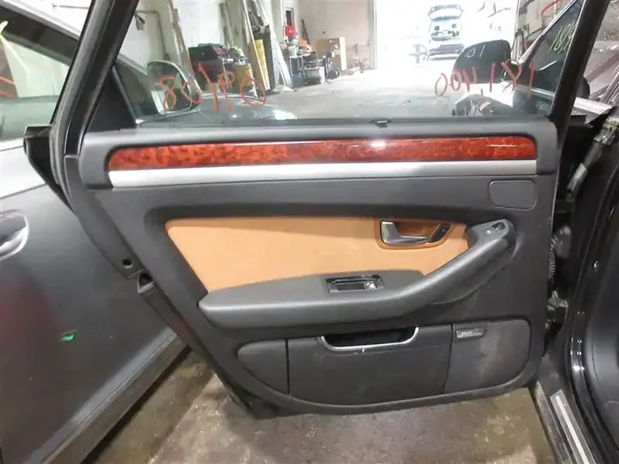 REAR INTERIOR DOOR TRIM PANEL Audi A8 S8 2009 09 – 1080334