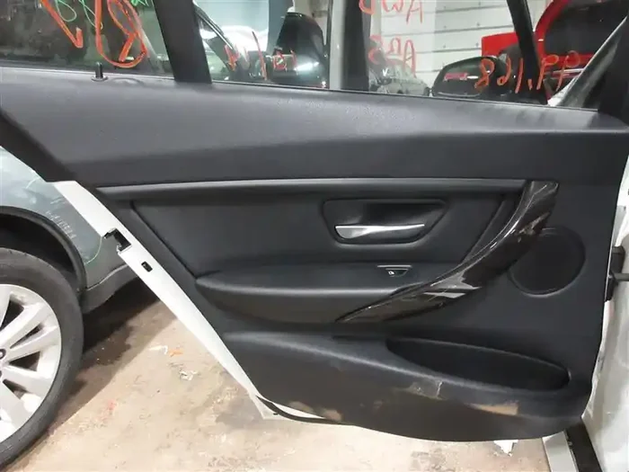 REAR INTERIOR DOOR TRIM PANEL BMW 320i 328D 328i 2015 15 – 1068044