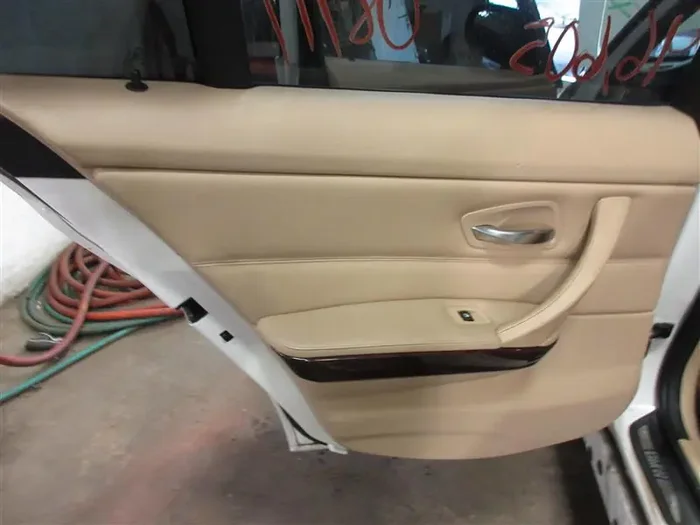 REAR INTERIOR DOOR TRIM PANEL BMW 328i 2011 11 – 1087989
