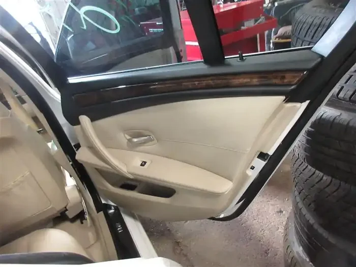 REAR INTERIOR DOOR TRIM PANEL BMW 528i 2010 10 – 1090159
