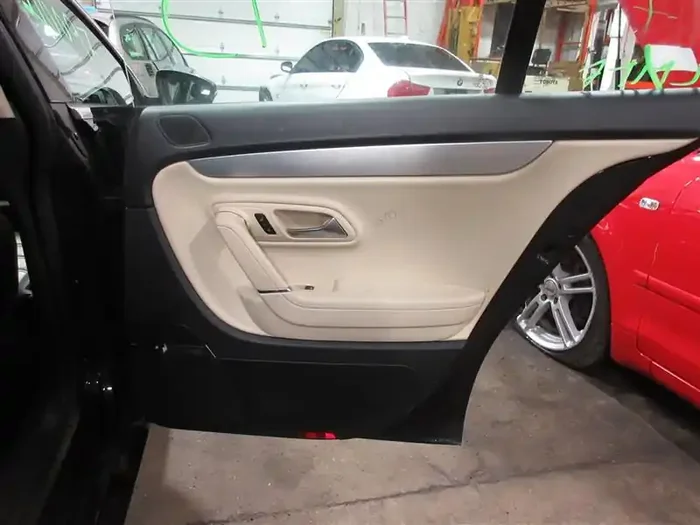 REAR INTERIOR DOOR TRIM PANEL Volkswagen CC 2009 09 – 1067957