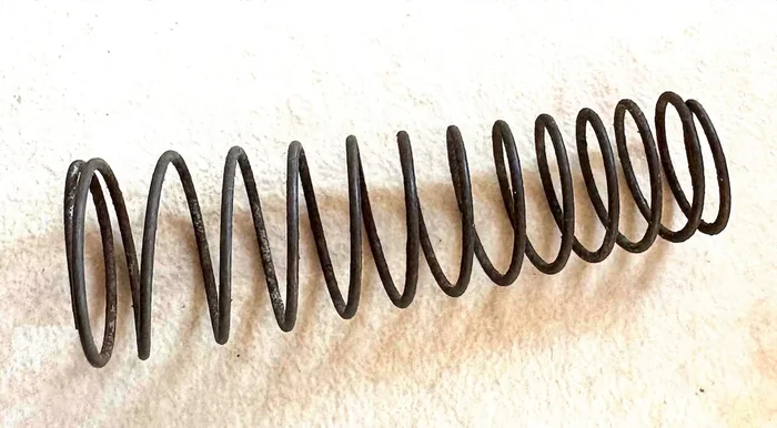 Rear Wheel Cylinder Spring Ford V8 91A-2204