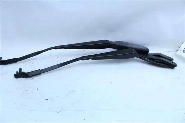 WINDSHIELD WIPER ARM Mercedes-Benz C300 C350 2011 11 – 1102051