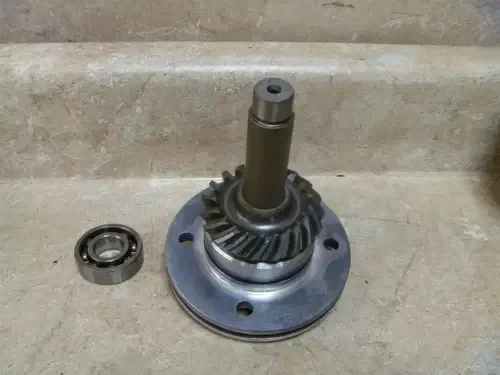Yamaha 250 YFM MOTO-4 YFM250 Used Engine Rear Drive Shaft Gear 1989 YB107